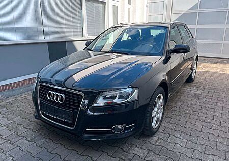 Audi A3 Sportback 1.6 TDI Attraction*SITZHEIZUNG*