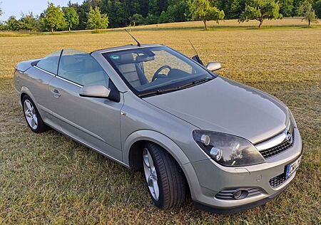 Opel Astra Twin Top 1.6 Turbo Edition