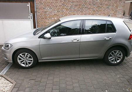 VW Golf Volkswagen 1.6 TDI (BlueMotion Technology) Comfortline