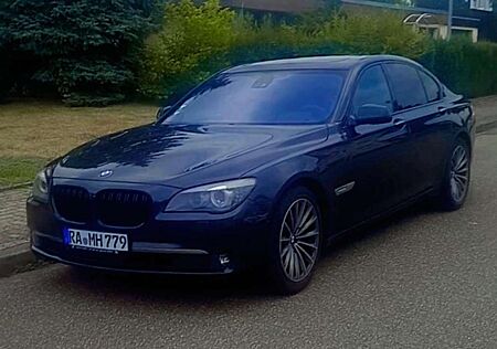 BMW 750i 750