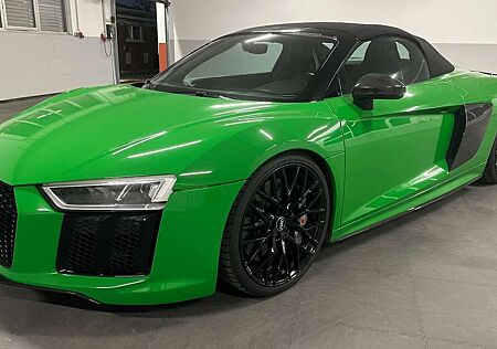 Audi R8 Spyder 5.2 FSI plus Carbon 110 Pkte Garantie