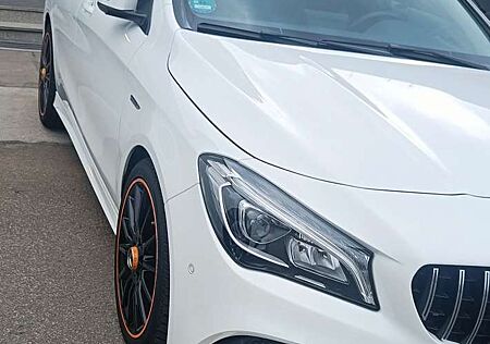 Mercedes-Benz CLA 200 Shooting Brake AMG Line (117.943)