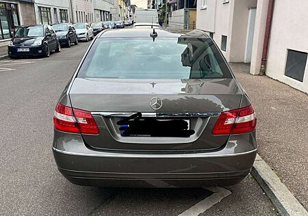 Mercedes-Benz E 220 CDI DPF BlueEFFICIENCY 7G-TRONIC