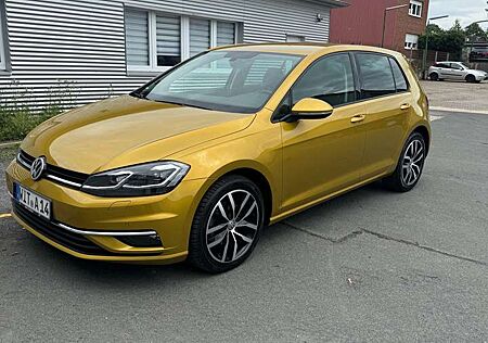 VW Golf Volkswagen 1.6 TDI (BlueMotion Technology) Trendline