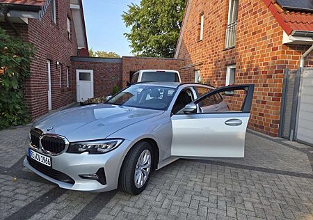 BMW 320 d xDrive Advantage