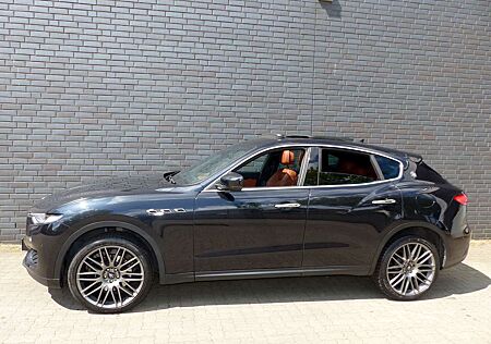 Maserati Levante 3.0 V6 Pano/Kamera/Harman/21Zoll/Navi