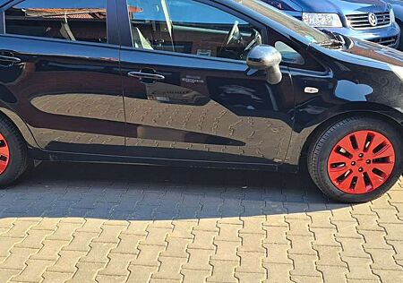 Kia Rio 1.2 Edition Fifa World Cup Edition