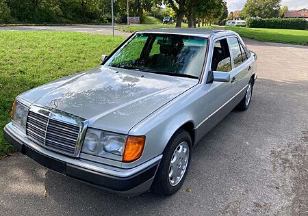 Mercedes-Benz 280 E W 124 1.Hand ,scheckheft Mopf 1