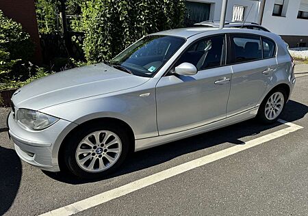 BMW 118d 118 DPF Klima PDC ZV SHZ 5-türig Grüne Pakette