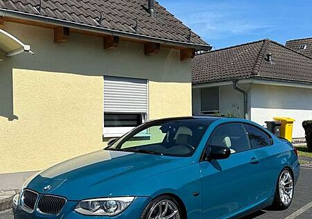 BMW 330d 330