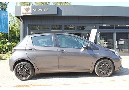 Toyota Yaris Hybrid Life Automatik. Kamera. GJR. Kessy. G