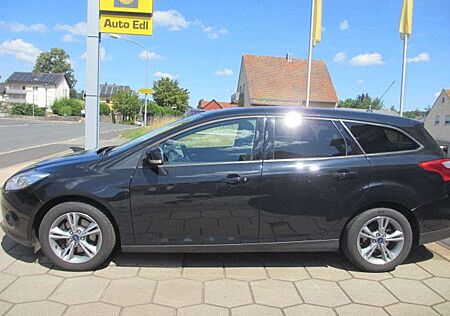 Ford Focus Turnier Sync Edition, 8-fach Bereift