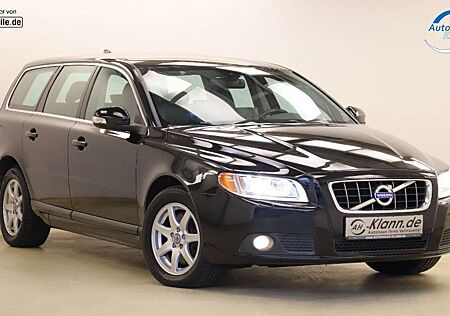 Volvo V70 2.4 D5 224PS Automatik AWD Momentum Navi