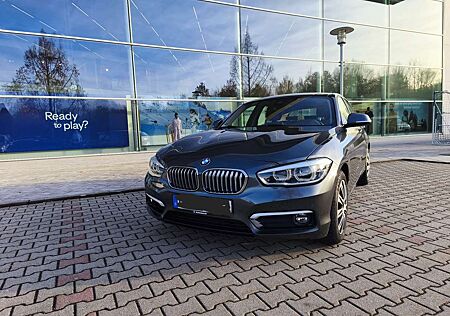 BMW 118i 118 Advantage (Navi,PDC,Kamera,Sitzheizung,LED)