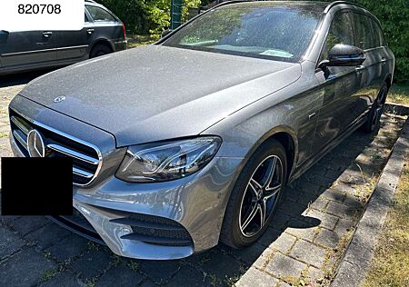 Mercedes-Benz E 300 de 2x AMG Line MultibeamHeadUp WidescrPano