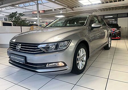 VW Passat Volkswagen Lim. Comfortline Automatik