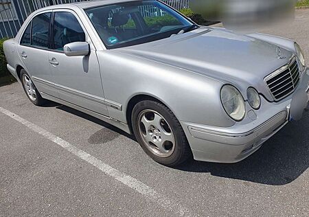 Mercedes-Benz E 320 Avantgarde