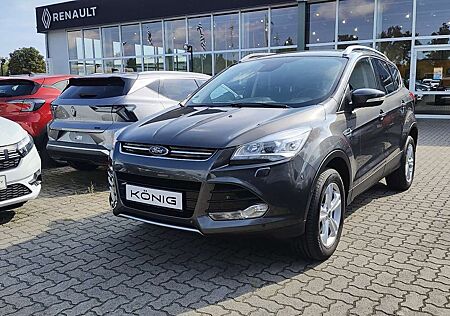 Ford Kuga Titanium 8-Fach bereift, Winterpaket, Alarm