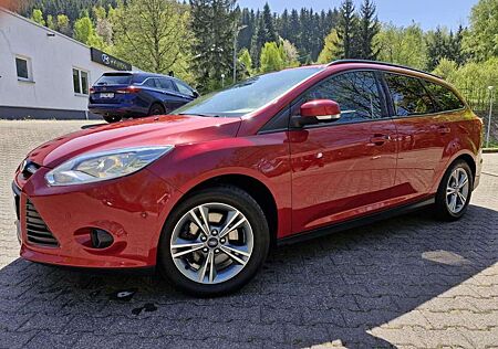 Ford Focus Turnier 1.6 EcoBoost AHK+Frontscheibenhzg.