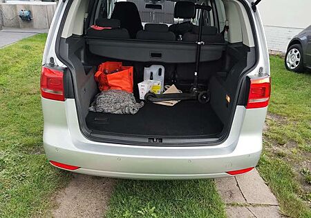 VW Touran Volkswagen 2.0 TDI DPF DSG Highline