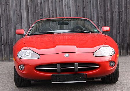Jaguar XK8 Cabrio 2 Jahre Garantie