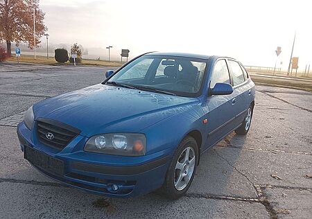 Hyundai Elantra GLS,2.Hd.Tüv/Au neu. Klimaanlage Radio/CD ZV