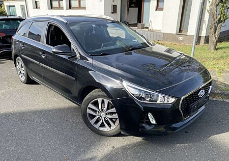 Hyundai i30 1.6CRDi Aut.Navi.Klima.Temp.Kam.SHZ.GARANTIE