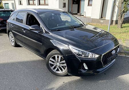 Hyundai i30 1.6CRDi Aut.Navi.Klima.Temp.Kam.SHZ.GARANTIE
