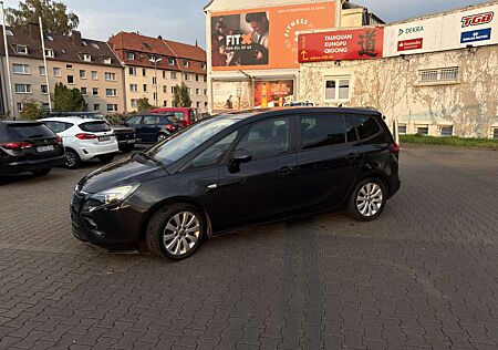 Opel Zafira Tourer 1.4 Turbo, navi, 7 sitzen