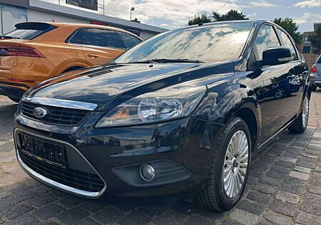 Ford Focus Lim. Titanium*SHZ*AHK*Tempomat*Klima*Navi