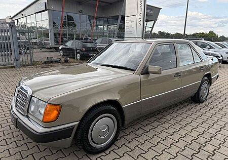 Mercedes-Benz 230 E 68.000 Km !!!