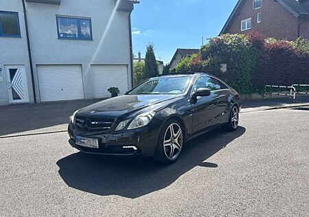 Mercedes-Benz E 350 CGI Coupe BlueEFFICIENCY 7G-TRONIC
