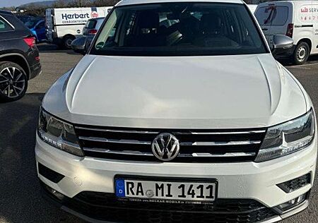VW Tiguan Volkswagen 2.0 TDI SCR (BlueMotion Technology) 7-Sitzer AHK