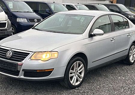 VW Passat Volkswagen Lim. Comfortline 1.6 Benzin
