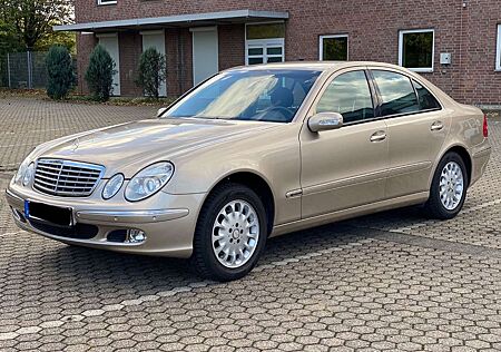 Mercedes-Benz E 200 Klasse Lim. Kompre. *EXZELLENTER ZUSTAND*