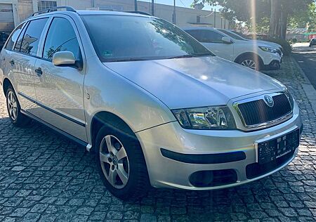 Skoda Fabia Combi 1.4 16V Combi Ambiente*Klima*AHK*ABS*