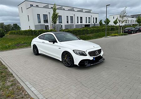 Mercedes-Benz C 300 Coupe 9G-TRONIC AMG Line mit extra Power.