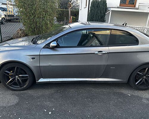 Alfa Romeo GT 1.9 JTD 16V M-Jet Quadrifoglio Verde 1.Hand!!