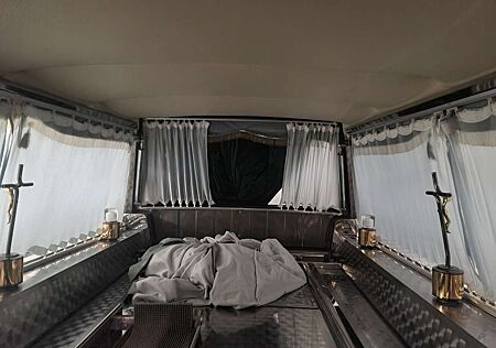 Volvo 945 Leichenwagen-Bestattungsfahrzeug
