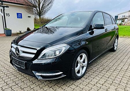 Mercedes-Benz B 200 Edition 1*BI-XENON*TEILLEDER*STANDHZG*1.HD