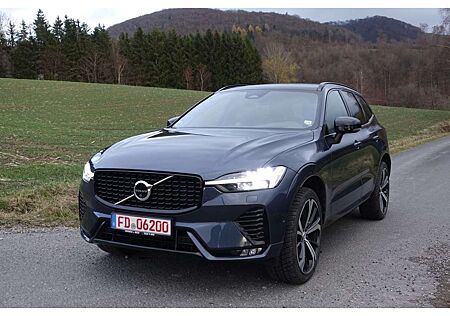 Volvo XC 60 XC60 B4 D AWD MHEV Ultimate Dark / AHK / Pano /