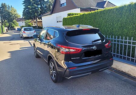 Nissan Qashqai 1.2 DIG-T TEKNA