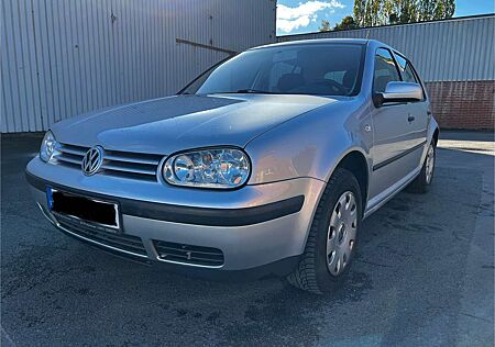 VW Golf Volkswagen 1.6 SR Edition TÜV neu