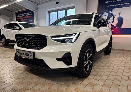 Volvo XC 40 XC40 Plus Dark 2WD *AHK-360°-H&K-GJR*