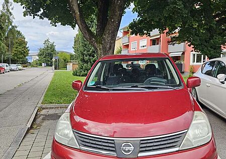 Nissan Tiida Visia