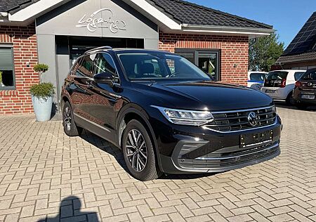 VW Tiguan Volkswagen 2.0 TDI DSG Life,LED,AHK,Navi,ACC