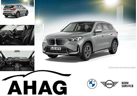 BMW iX1 xDrive30 AHK Adaptives Fahrwerk Sportsitze