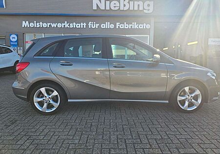 Mercedes-Benz B 180 AHK schwenkb./Navi/Kamera/SZH