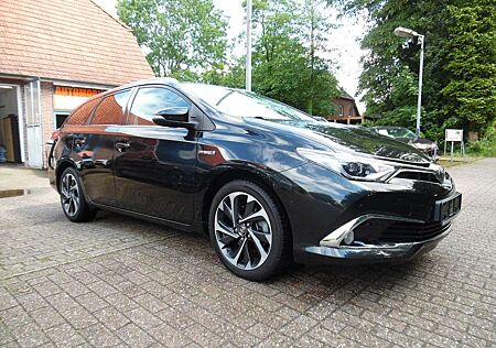 Toyota Auris 1,8 Touring Sports Hybrid Executive +LED