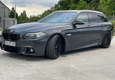 BMW 530d 530 xDrive LCI - HUD - Pano - M Paket-Comfort